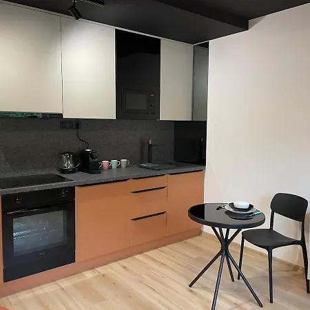 Nearby Center For The Discerning Apartment *